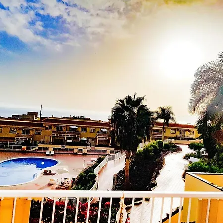 With Sea View In - 55 M² Apartment Chayofa